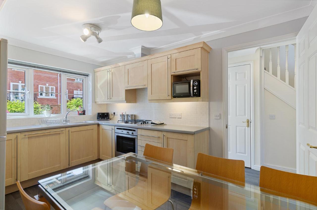 הוילה נורוויץ'' 4Br Townhouse Wbalcony Free Parking Fast Wi-Fi מראה חיצוני תמונה
