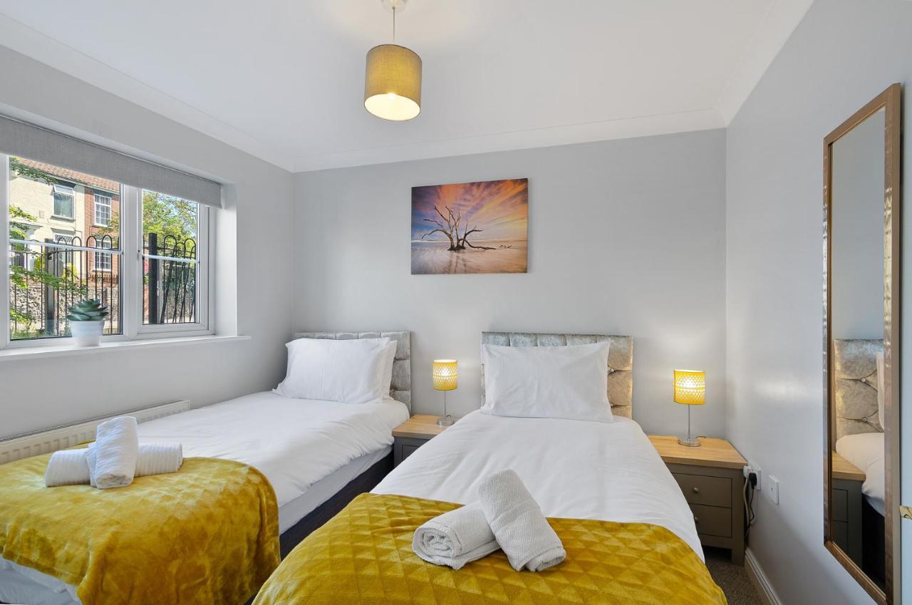 הוילה נורוויץ'' 4Br Townhouse Wbalcony Free Parking Fast Wi-Fi מראה חיצוני תמונה