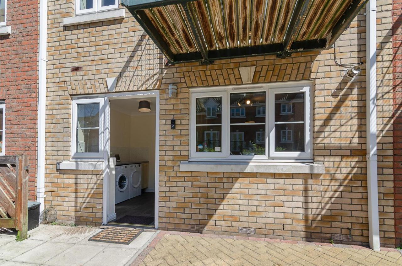 הוילה נורוויץ'' 4Br Townhouse Wbalcony Free Parking Fast Wi-Fi מראה חיצוני תמונה